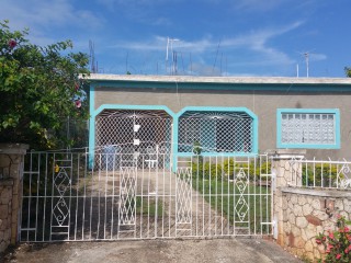 Bellevue Heights, St. Catherine, Jamaica - House for Sale